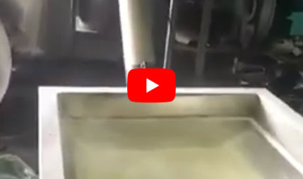 Flexible screw conveyor with Agitator1